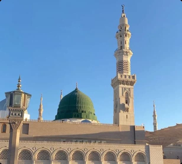 Green Dome and minaret at the Prophet’s Mosque