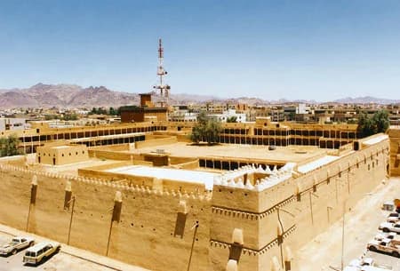 Courtyard and walls of Qishlah Palace in Hail